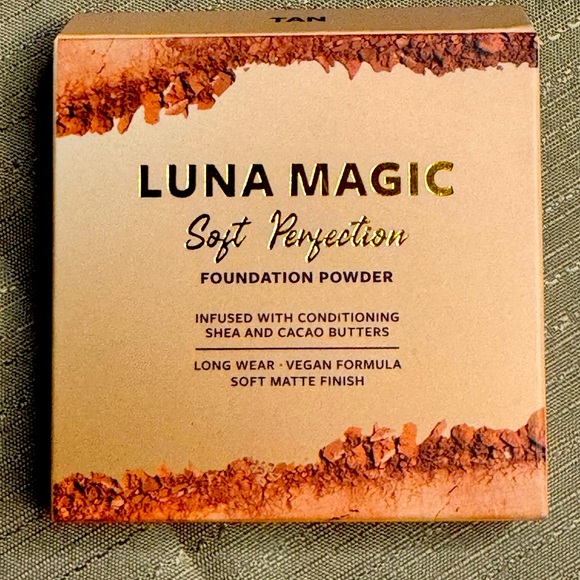 Luna Magic Soft Perfection Foundation in Tan - Picture 1 of 4